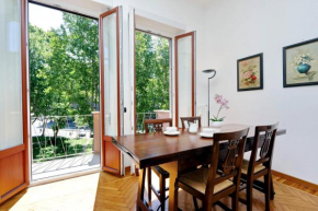 JOIVY Fabulous Family Apt for 4 with Terrace next to Park